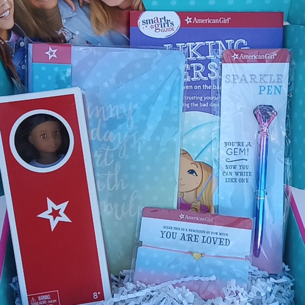 American Girl Smart Girl's Guide Liking Herself Kit With Mini Doll